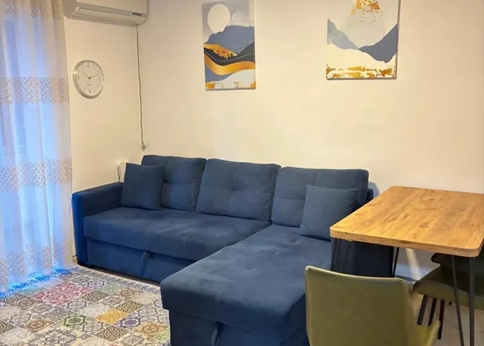 21 Steps' Lovely In The Center Apartamento Tirana